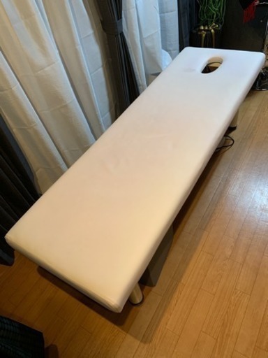 マッサージベッド２台譲ります