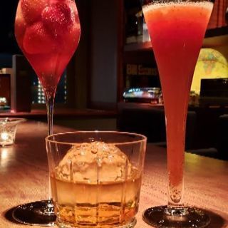 バーテンダー募集！ お洒落なバーで働いてみませんか？　本格的なカクテルを勉強したい方・バーテンダーを目指す方・経験者の方、急募！！の画像