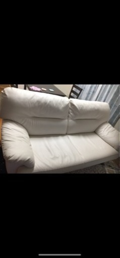 東京インテリア 3人掛けソファ クリーム色 レザー合成皮革