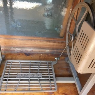 アンティーク☆brotherの足踏みミシン台ですの画像