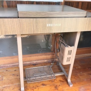 アンティーク☆brotherの足踏みミシン台ですの画像