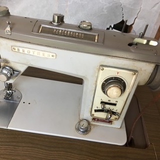 アンティーク☆brotherの足踏みミシン台ですの画像