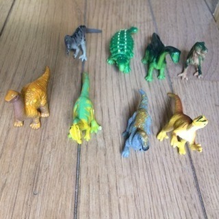 恐竜フィギュア