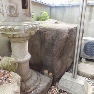 石灯籠・庭石 日本庭園　無料　引き取り限定 の画像