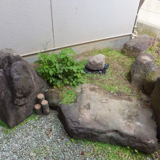 石灯籠・庭石 日本庭園　無料　引き取り限定 の画像