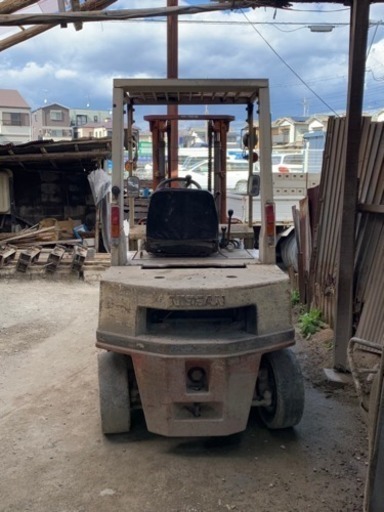 中古 NISSANフォークリフト2t【お取引き中】