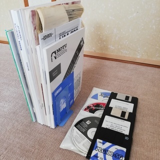 音楽用機材セット（ラック、ミキサー、エフェクター、プリアンプ、MIDI音源、MIDI/オーディオ・インターフェース）の画像