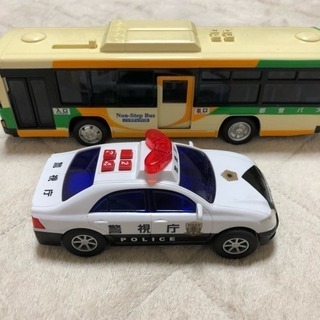 他サイトで売れました 音の出るバスとパトカーのおもちゃ トイコー