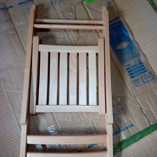 木製折りたたみ椅子の画像