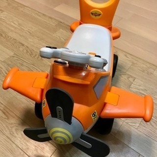 プレーンズ 乗りもの おもちゃ 押し車の画像