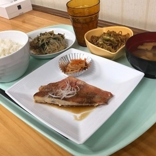 【日払い現金手渡し！】雑工・仕分け作業員【完全個人寮完備！】の画像