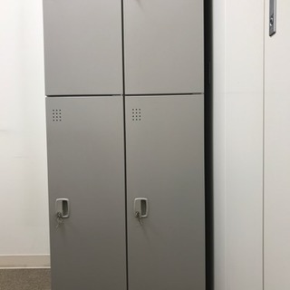 4人用ロッカー