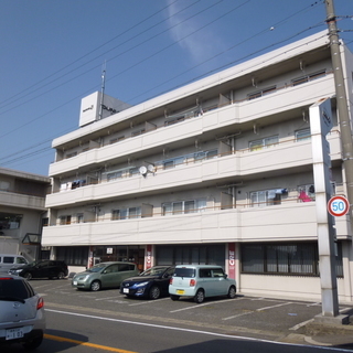 各務原市鵜沼三ツ池町　店舗　家賃１８万　ダンヒル２１。名鉄各務原...