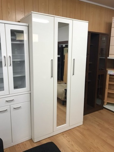 【リサイクルサービス八光　田上店　配達・設置OK】人気のエナメルホワイト　ドレッサー　鏡付