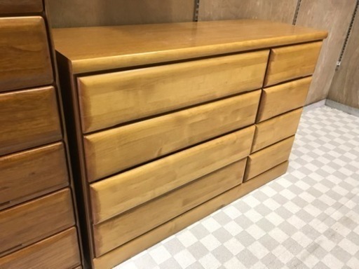 【リサイクルサービス八光　田上店　配達・設置OK】ナチュラル木目　ワイド4段チェスト リサイクルサービス八光 田上店 配達・設置OK】ナチュラル木目 4段チェスト