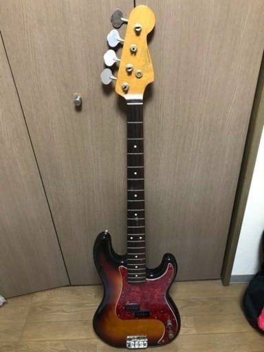 アコースティックギターとエレキベース