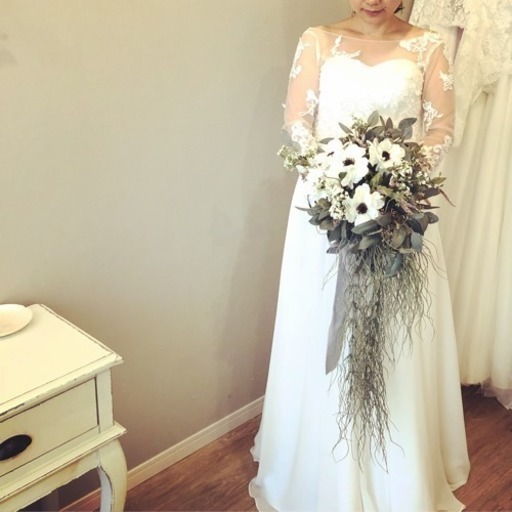 ガーデンオブグレイス 白ドレス