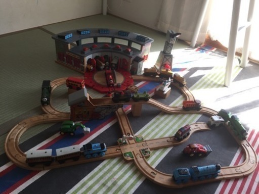 木製トーマス駅舎レール機関車クレーンセット