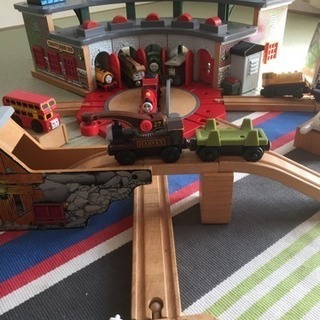 木製トーマス駅舎レール機関車クレーンセット