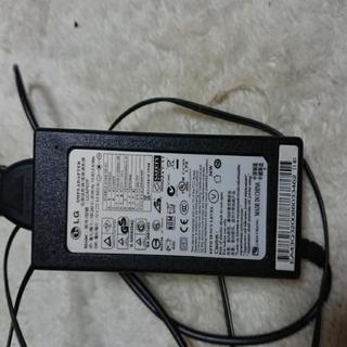 パソコンの薄型モニターの画像