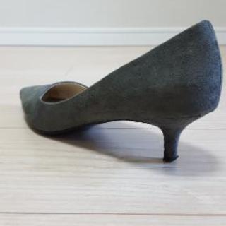 ZARA、REGALパンプスの画像