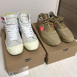 どちらもSNKRSで購入しました。  領収書添付あり。  付属品...