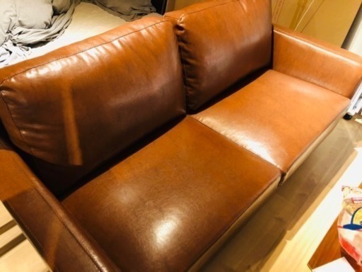 大きなレザーソファ