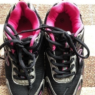 ローラーシューズ 女の子用 値引きしましたの画像