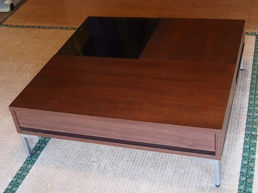 ♪センターテーブル　コーヒーテーブル　ローテーブル　ニトリタイプ　引出し２個付き　90x90x30㎝　多久小城唐津