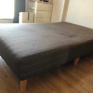 セミダブルのベッド