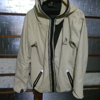 縁にチロリアンテープ
