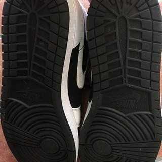 NIKE エアジョーダン1  白/黒の画像