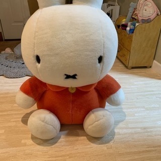 お座りビックミッフィー