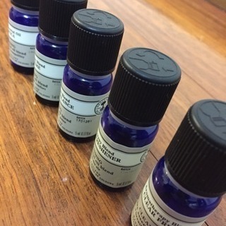 ニールズヤード、エッセンシャルオイルセットの画像