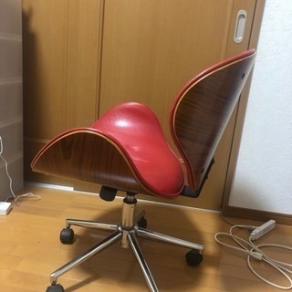 イス 赤 阿佐ヶ谷南 ローソン前での画像