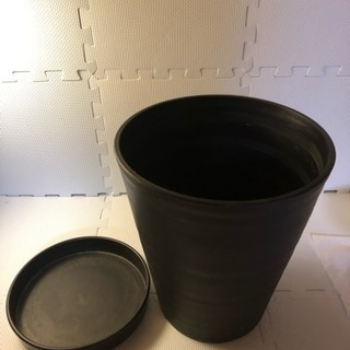 植木鉢 高さ320 中古品プラスチックの画像