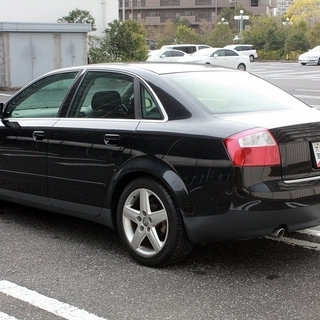 ★予備車検付★アウディA4★1.8T(ターボ!!)★クワトロ/社外ナビ/ETC/17アルミ!の画像