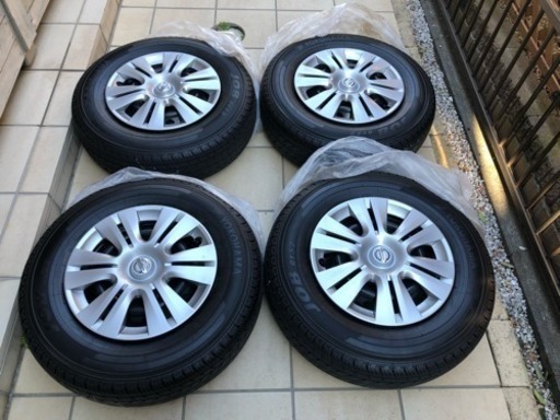 タイヤホイールセット   195/80/R 15  NV350 キャラバン 新車外し 純正 ホイールカバー付き