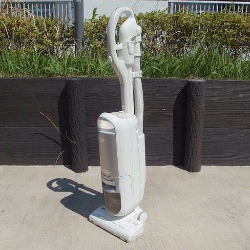 掃除機中古　SHARP タテ型サイクロンクリーナー スティックタイプ ホワイトシルバー EC-ST6-S