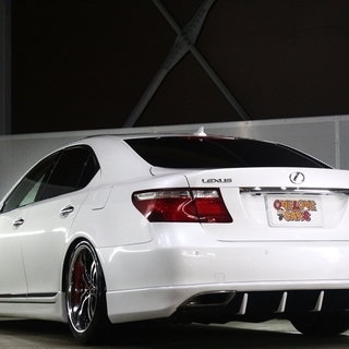 【車検２年付】  レクサス LS460 バージョンS Iパッケージ 社外アルミ/エアロ/サスコン/サンルーフ☆自社ローン・オートローン全国対応の画像