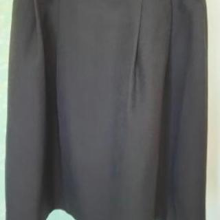 黒のスーツの画像