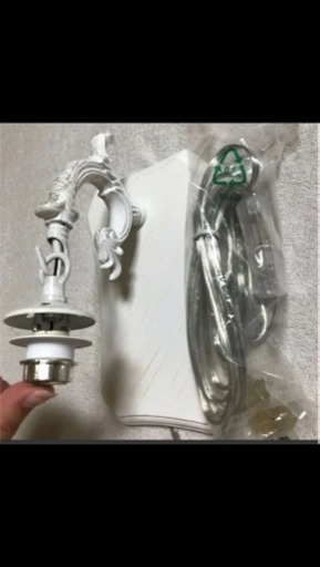 壁掛けフック付きランプ  パープルランプシェード付き