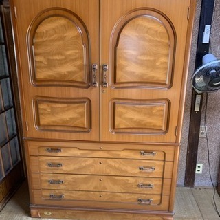 差し上げます洋服タンスの画像