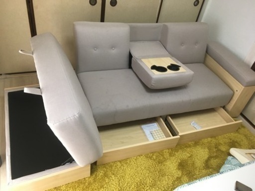 ソファ 使用歴は半年だけどシミ多いです