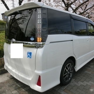 ★２６年ヴォクシーＺＳ　サイドリフトアップシート　検査３３年６月　両側パワスラ　バックカメラ　ナビ＆ＴＶ　ＥＴＣ　ドラレコの画像