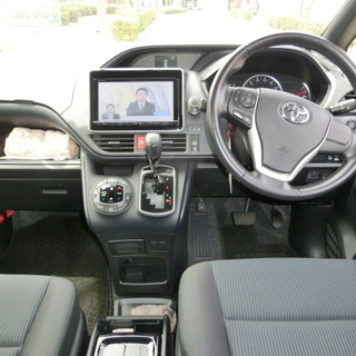 ★２６年ヴォクシーＺＳ　サイドリフトアップシート　検査３３年６月　両側パワスラ　バックカメラ　ナビ＆ＴＶ　ＥＴＣ　ドラレコの画像