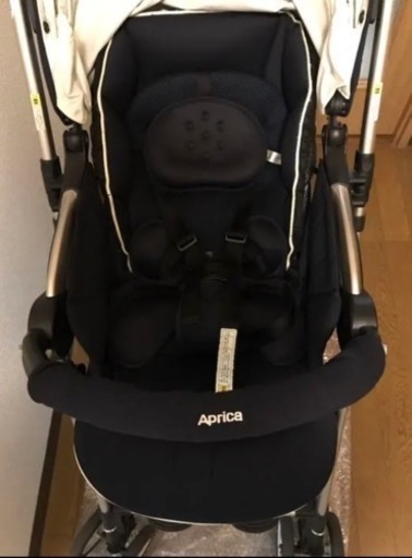 アップリカ  ベビーカー  ソラリア