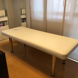 マッサージベッド有孔オフホワイト