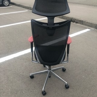 オカムラ バロン ハイバックチェア黒の画像