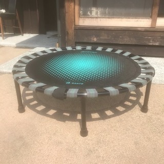 トランポリン ダイエットステップの画像